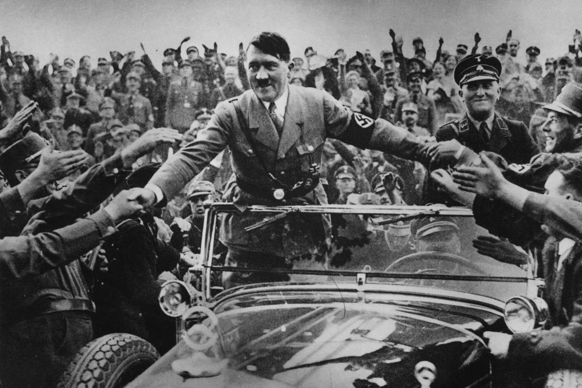 El colegio separó a la profesora que justificó a Hitler en clase El colegio separó a la profesora que justificó a Hitler en clase