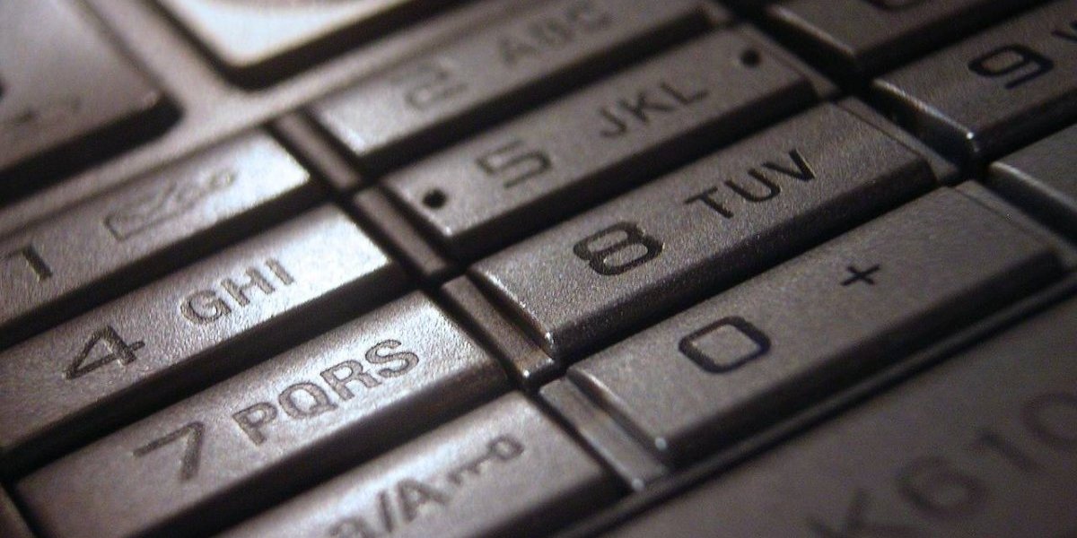 Este hombre recibió un SMS de su padre... que murió hace 6 años