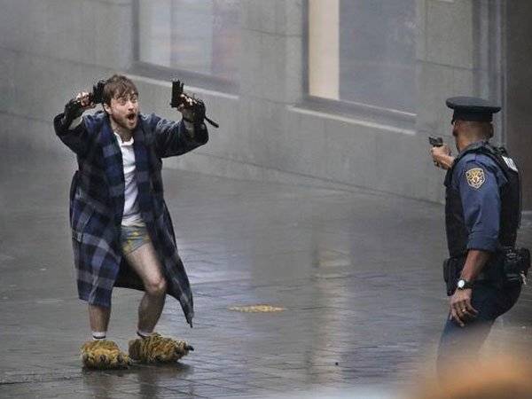 Daniel Radcliffe Guns Akimbo