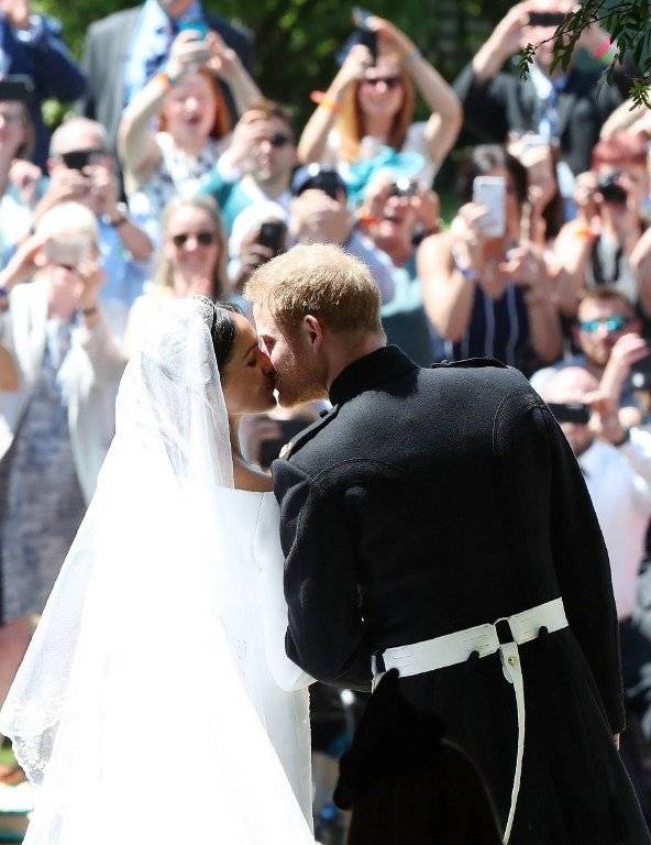 El beso de los novios