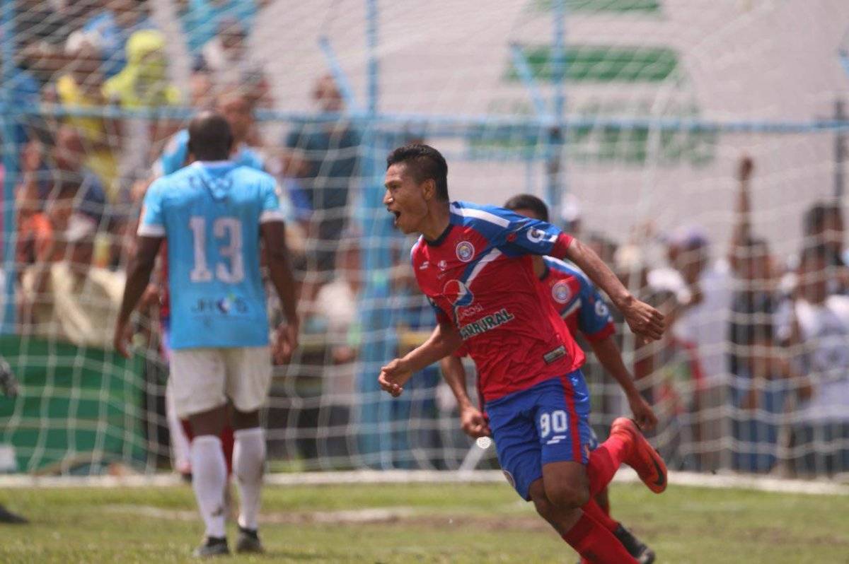 Ortiz celebra a lo grande su anotación