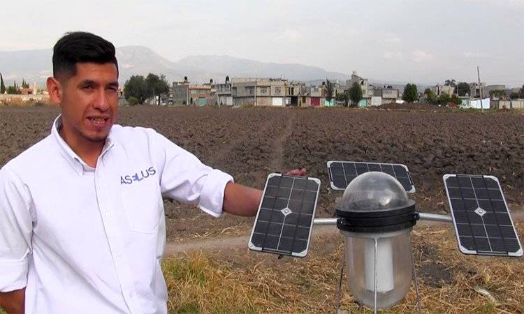 Moisés busca ayudar a comunidades sin electricidad