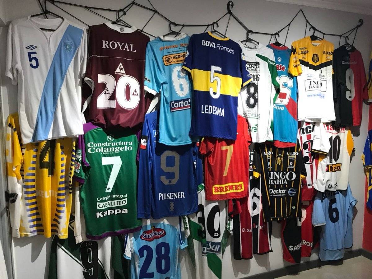 El museo también cuenta con camisetas que han sido relagadas