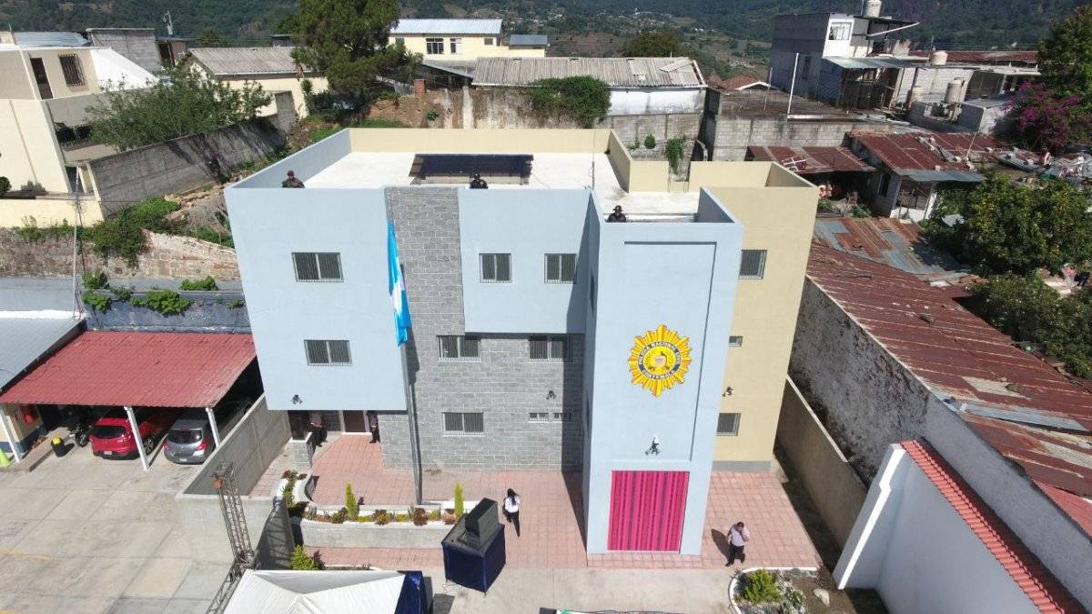 Instalaciones nuevas de comisaría 72 de PNC