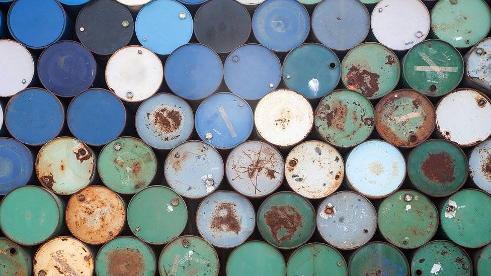 101683128petroleo-320bf2565e821bf1a013534f017cc7c0.jpg