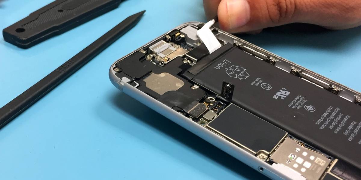 ¿Cambiaste la batería de tu iPhone durante el 2017? Ojo, Apple te quiere devolver el dinero