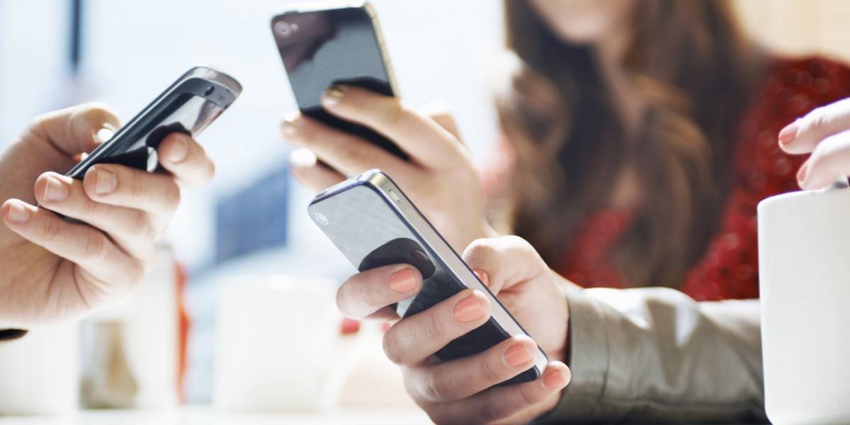 Avanzan las negociaciones para eliminar el roaming entre Chile y Argentina