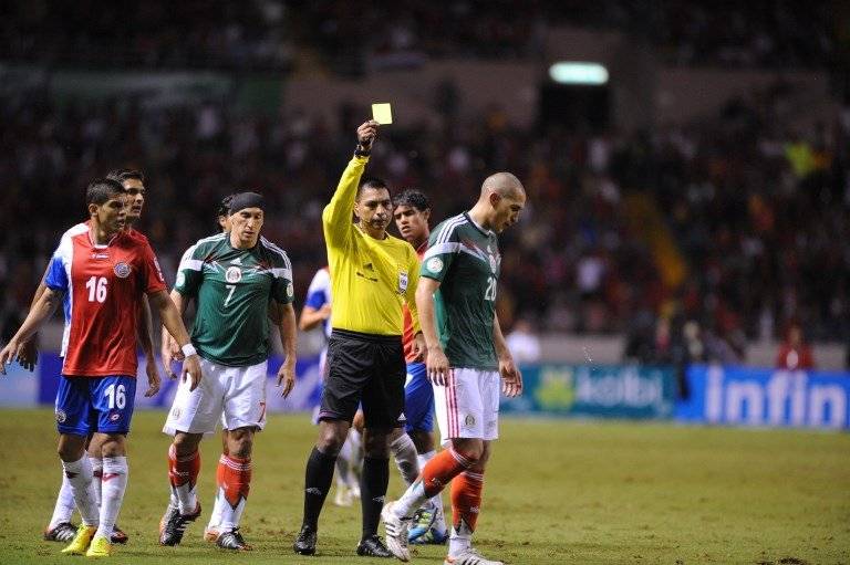 Walter López en un partido internacional