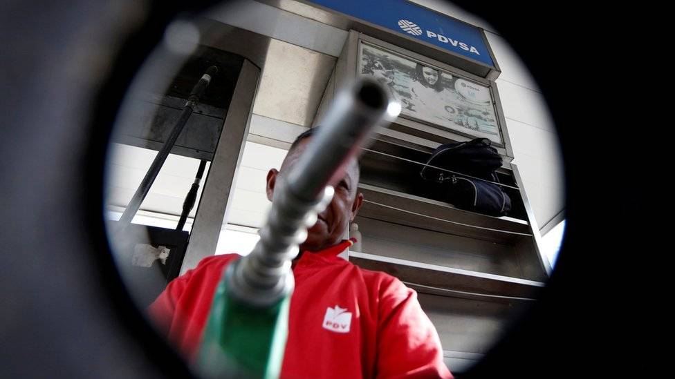 93533991gasolinareu-b4283145bed89fb2097685d0e1d3c0bb.jpg
