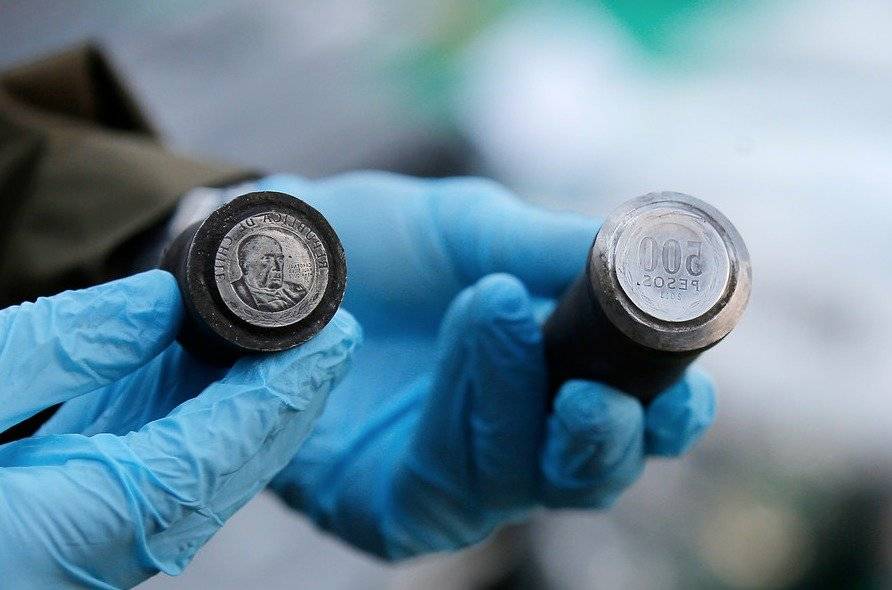 Sellos que usaban para falsificar monedas de $500