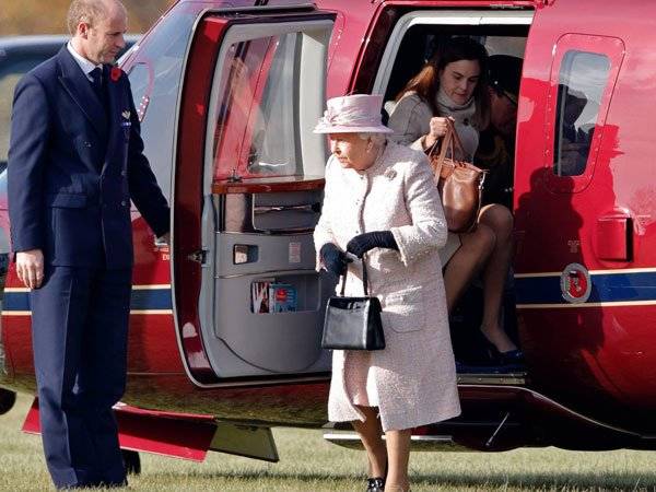 Isabel II Meghan Markle Samantha Cohen