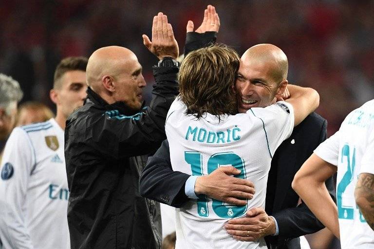 Modric y Zidane celebran