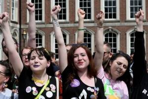 https://www.publimetro.com.mx/mx/bbc-mundo/2018/05/26/irlanda-pone-fin-a-una-de-las-leyes-sobre-aborto-mas-restrictivas-de-europa-tras-un-referendo-historico.html