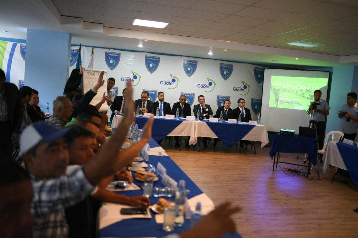La aprobación del Comité de Regularización