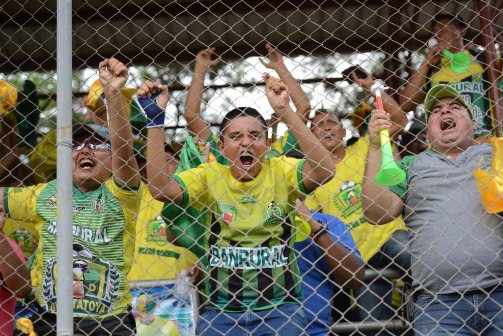 Los aficionados locales celebraron a lo grande