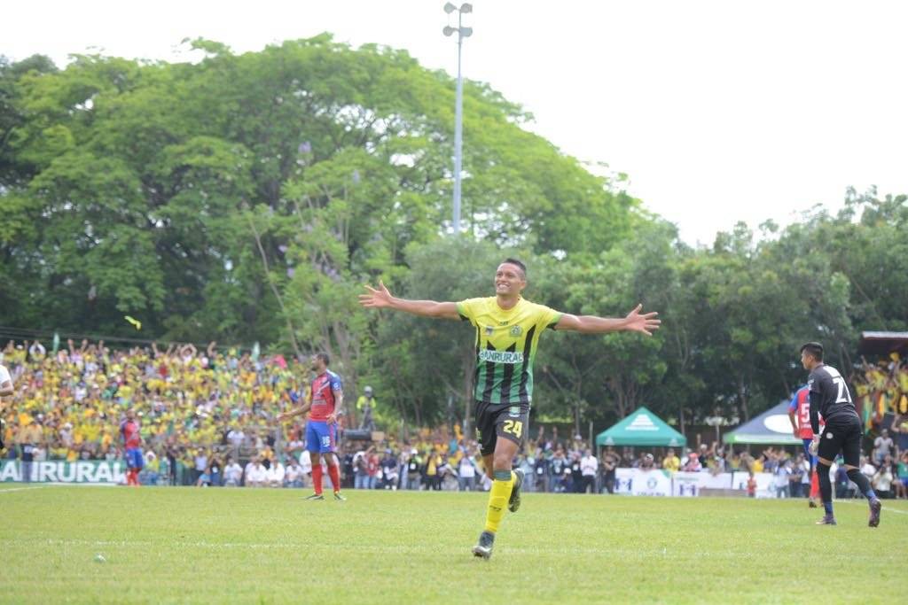 Así fue el festejo de Jorge Vargas