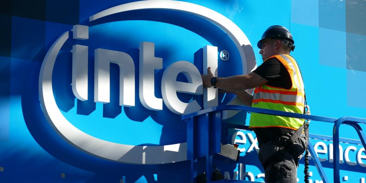 Intel estaría discriminando y despidiendo a sus trabajadores por ser mayores