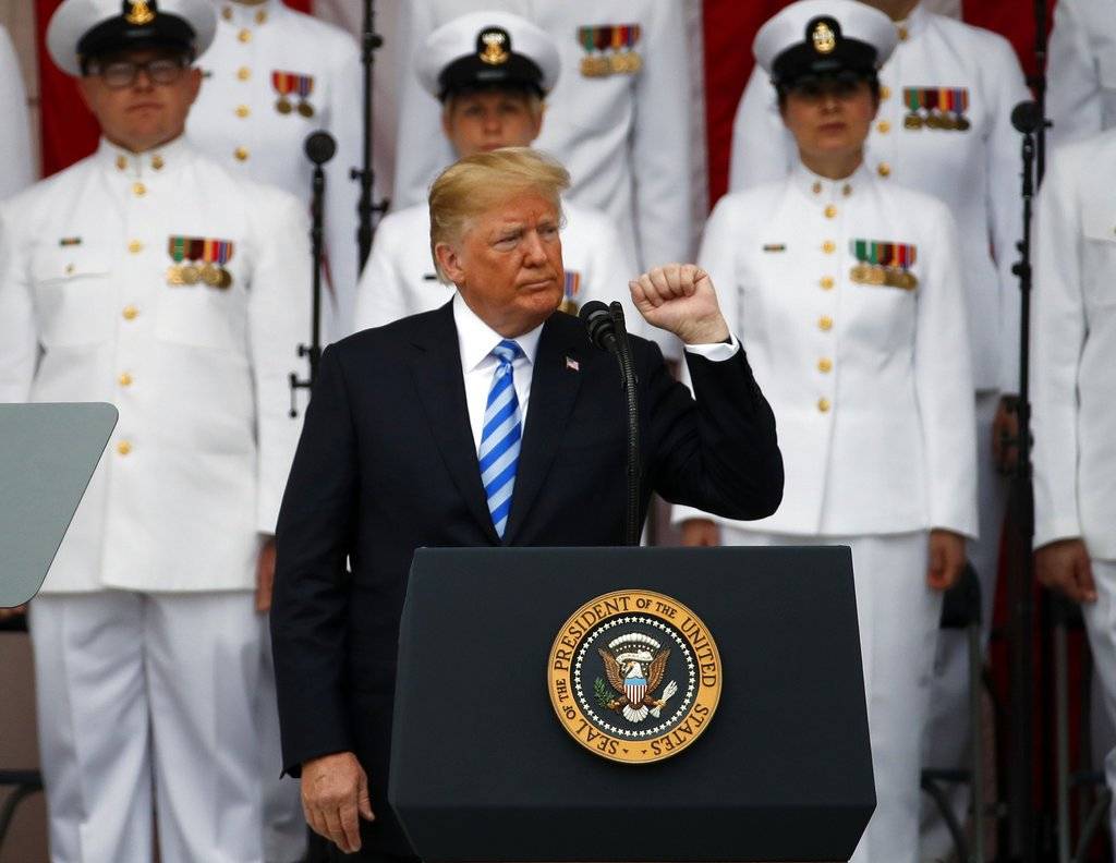 Donald Trump conmemora el Día de los Caídos