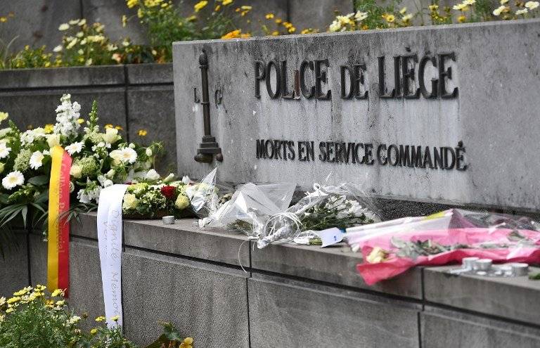 Recuerdan a policías asesinadas en Bélgica