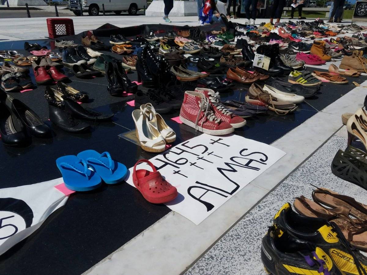 Manifestación en contra de la falta de información sobre las muertes tras el huracán María, llevada a cabo el 1 de junio de 2018 frente al Capitolio de Puerto Rico. / Metro Puerto Rico