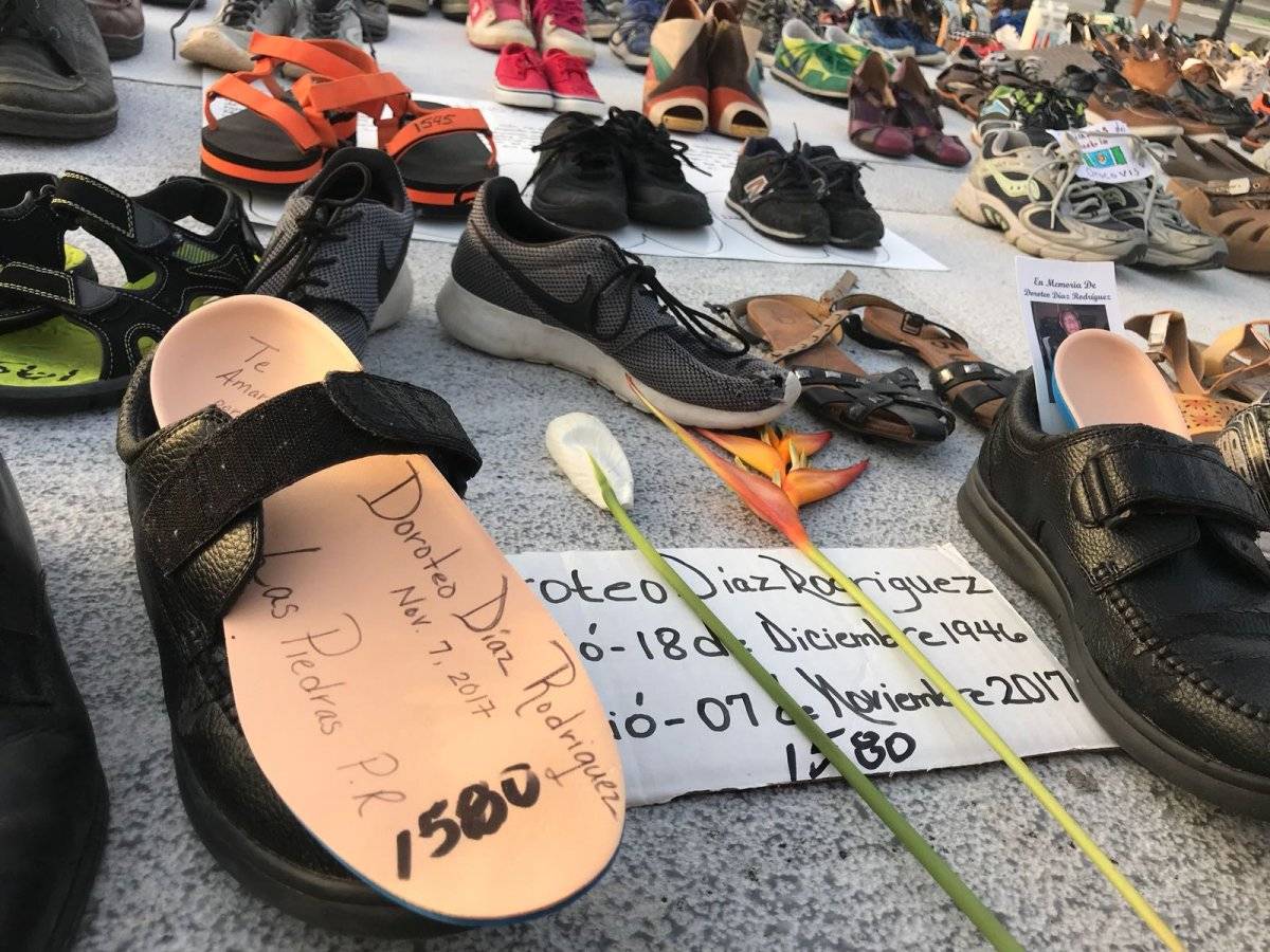 Zapatos de víctimas de huracán María