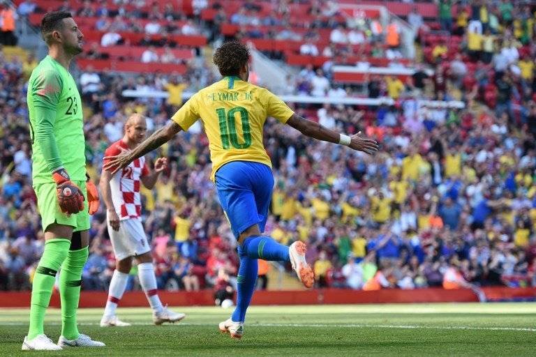 Neymar celebra su gol ante Croacia