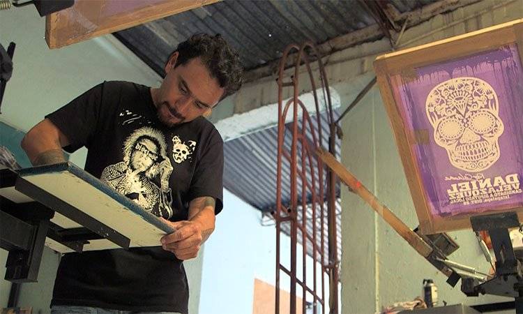 Emerson tiene 10 años en el colectivo