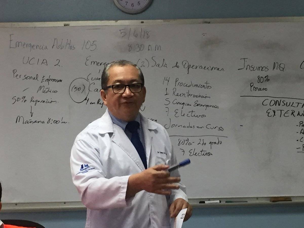 conferencia en hospital general San Juan de Dios por erupción