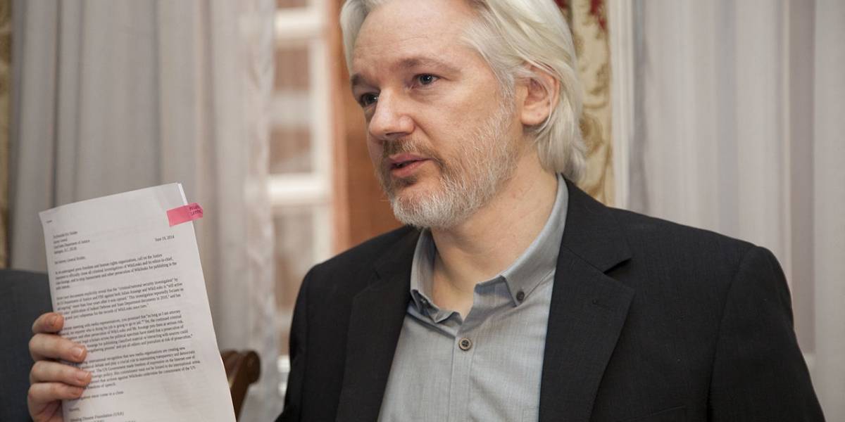 Cambridge Analytica se reunió con Julian Assange según la prensa inglesa
