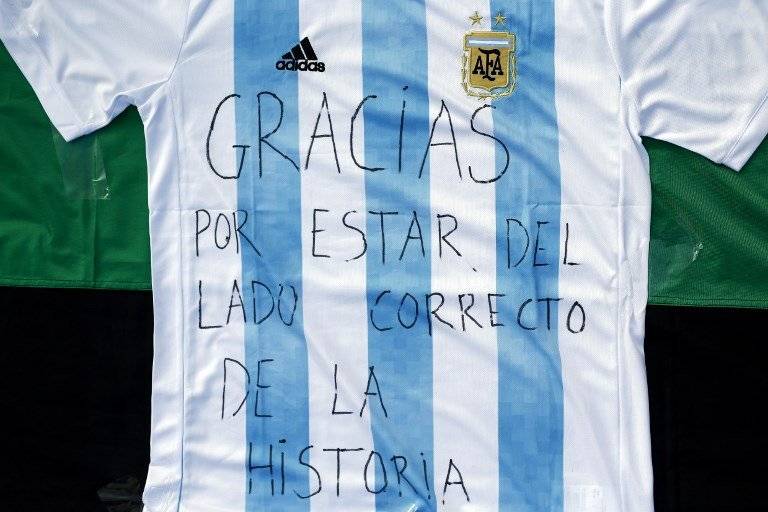 Una camiseta de Argentina tiene un claro mensaje