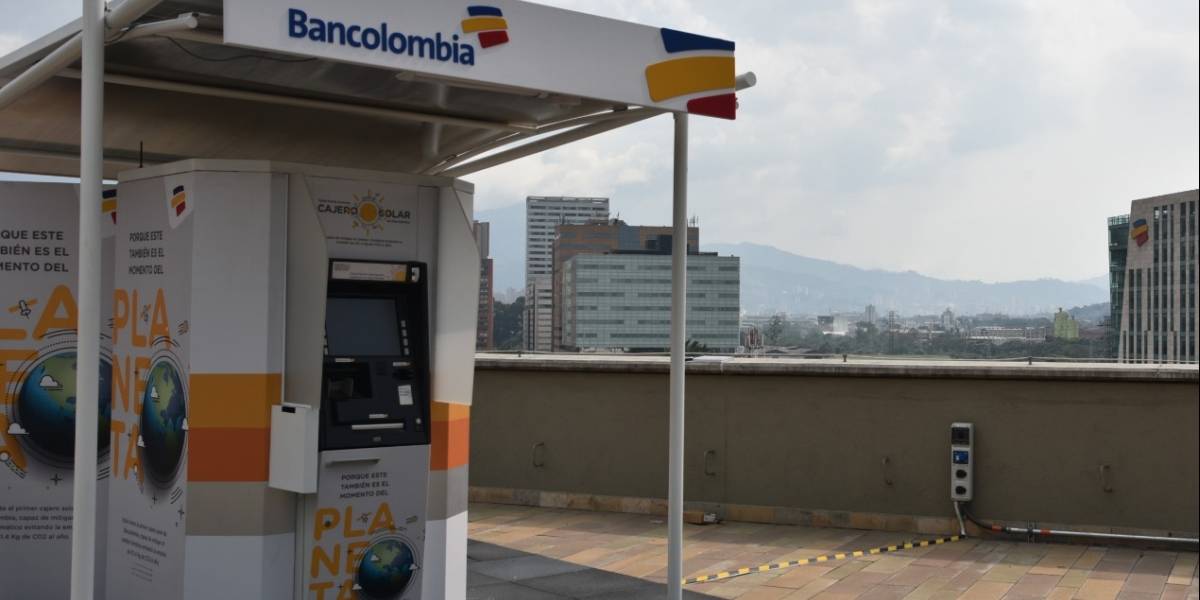 Este es el primer cajero automático solar que aterriza en Colombia