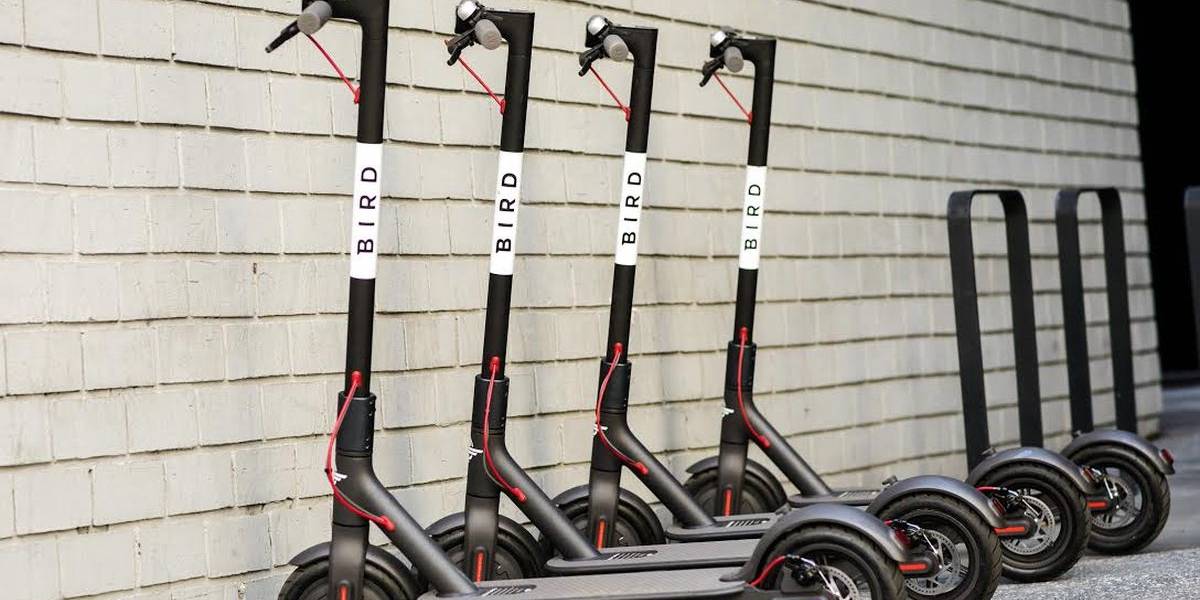 Uber no se pierde una y quiere entrar al negocio de los scooters eléctricos
