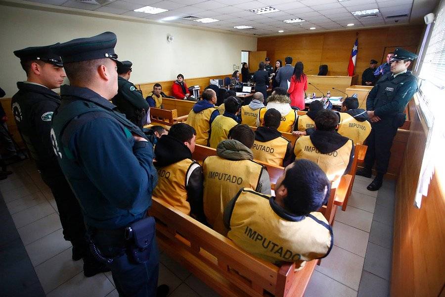 Formalizan a 29 detenidos de tres bandas que tenían un fusil semiatomático