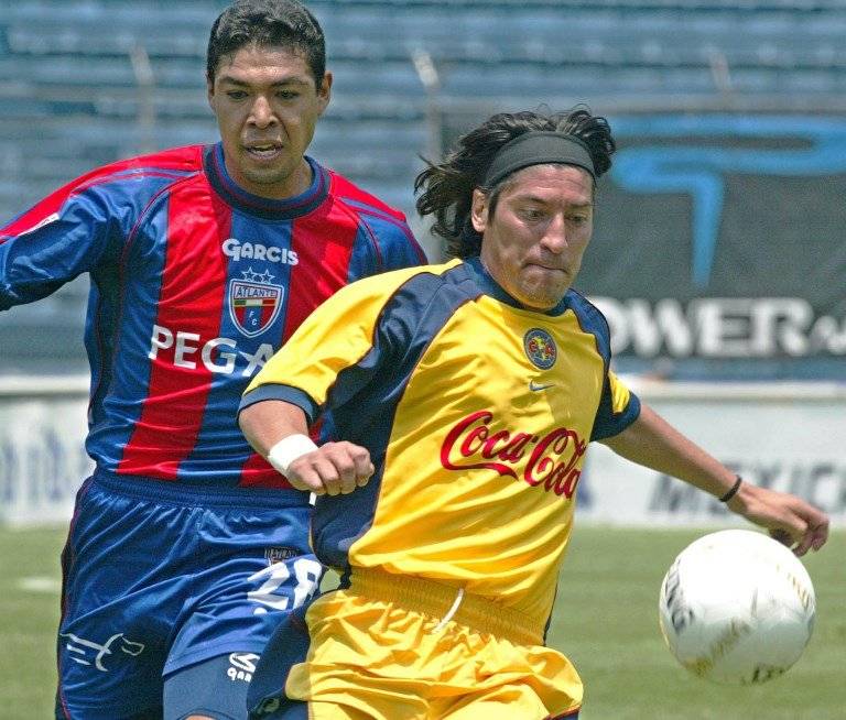 Iván Zamorano en su etapa como jugador del América