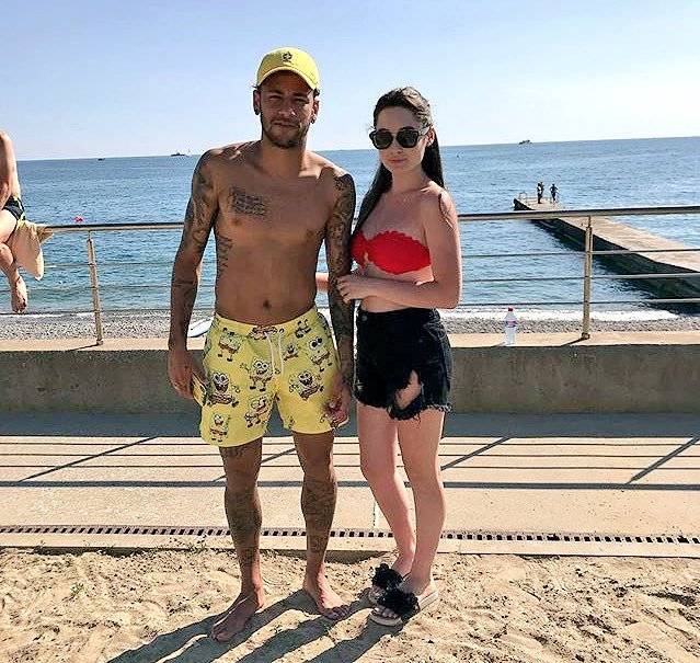 Neymar Bob Esponja praia Rússia