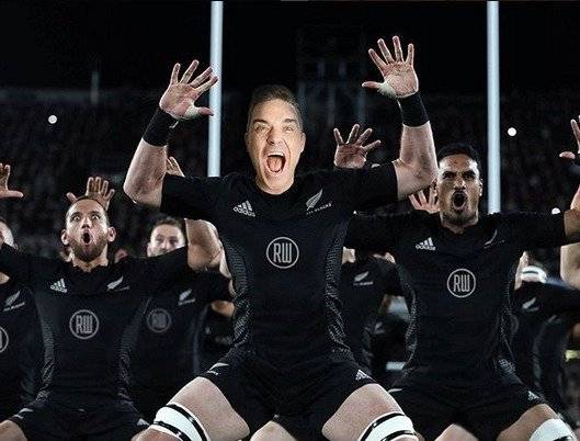 Robbie Williams.