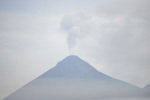 https://www.publinews.gt/gt/noticias/2018/06/18/volcan-fuego-continua-activo-siete-explosiones-hora.html