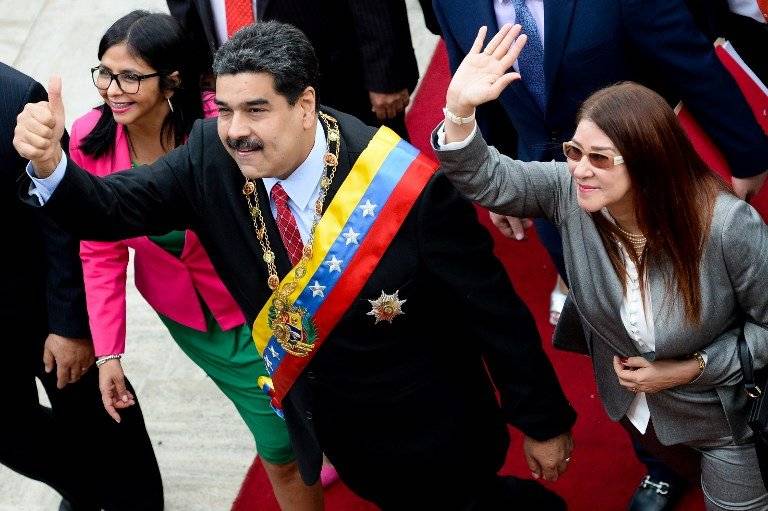 Delcy Rodríguez, Nicolás Maduro y Cilia Flores