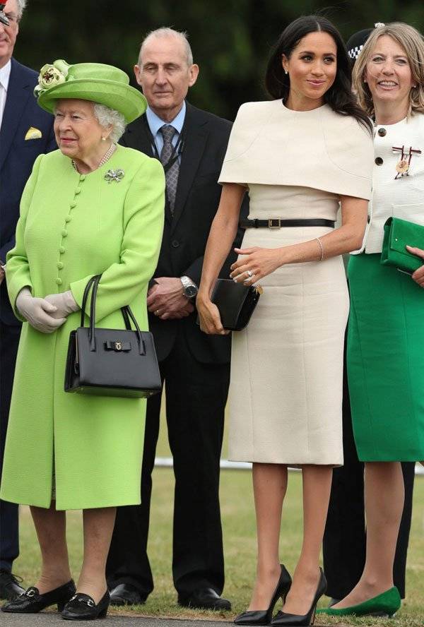 Meghan Markle Isabel II Givenchy