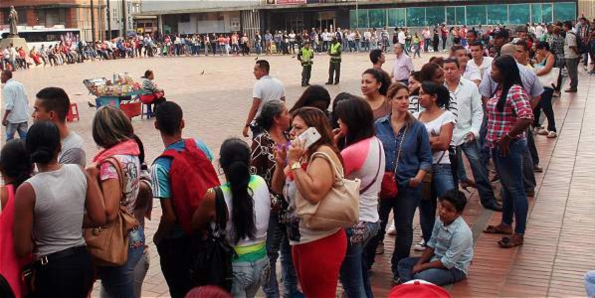 anda y ve a formarte, porfavor anda y ve a formarte, porfavor
