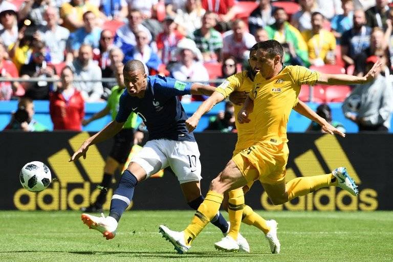 Mbappe durante el partido ante Australia