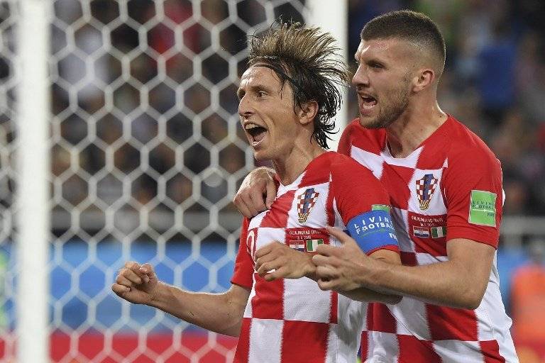 Luka Modric celebra tras su gol de penal