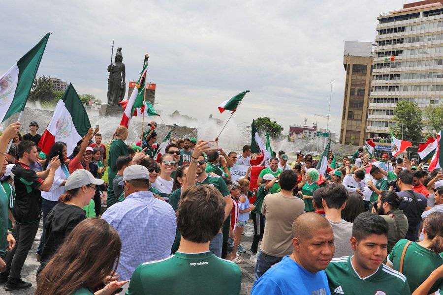 Acuden miles de tapatíos a celebrar a México a La Minerva