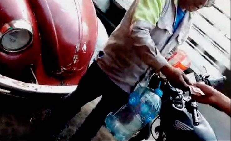 El litro de combustible se vende en 21 pesos