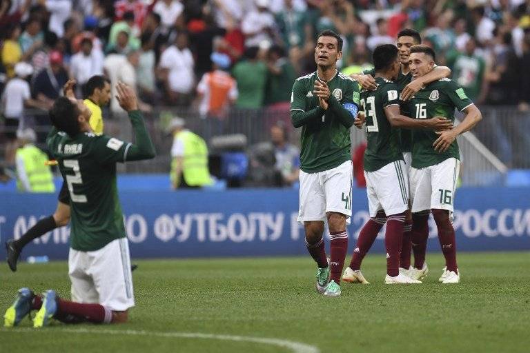 Tras finalizado el partido, los jugadores mexicanos celebraron a lo grande
