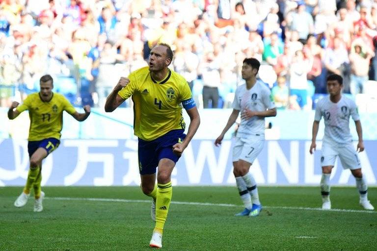 El capitán sueco celebra su gol contra los coreanos