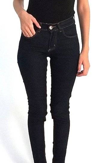 jeans oscuros
