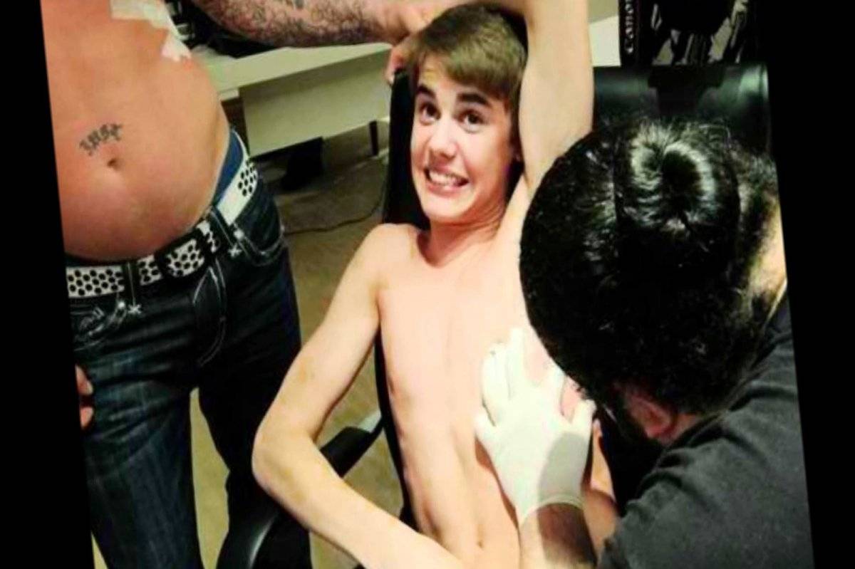 Justin Bieber sin tatuajes