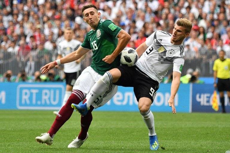 El volante mexicano Héctor Herrera