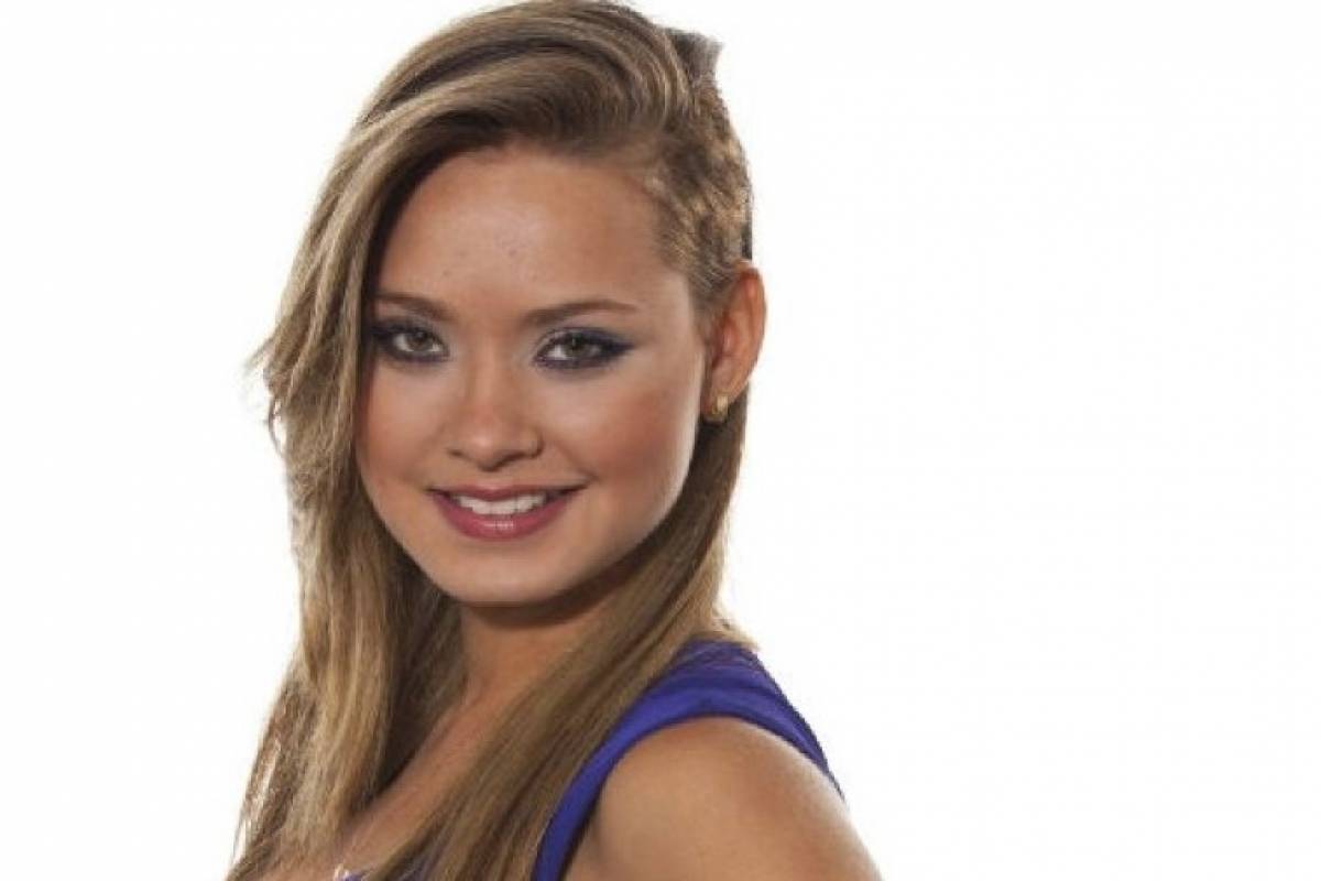 Whitney, ex Protagonista de Novela, reapareció en partido de Colombia